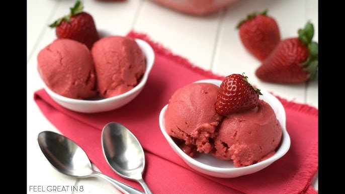 طريقة عمل ايس كريم الزبادي بالفراولة والريحان