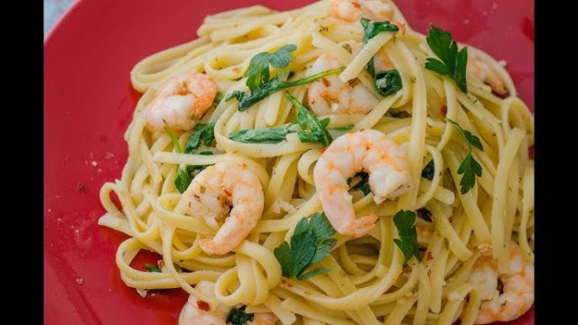 طريقة عمل مكرونة بالليمون والثوم والجمبري البارد