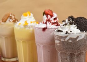 طريقة عمل ميلك شيك التمر الهندي والايس كريم بالفانيليا