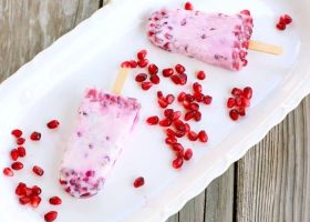 طريقة عمل ايس كريم زبادى بالرمان المدخن والزعتر البرى