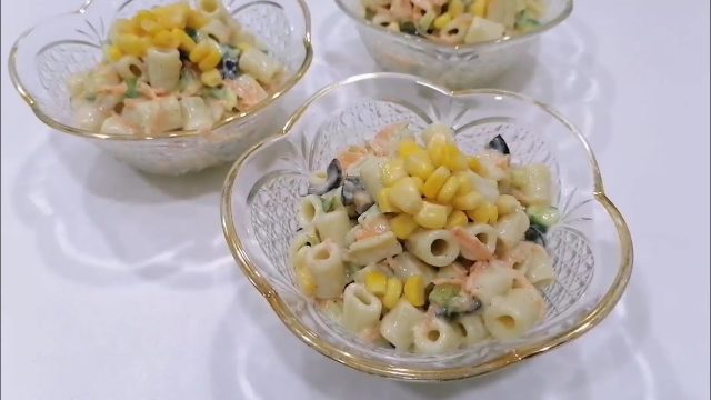 طريقة عمل سلطة المكرونة بالالوان و صوص زبادى كركديه