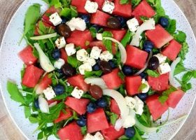 طريقة عمل سلطة بطيخ مشوي وجبنة فيتا محمصة