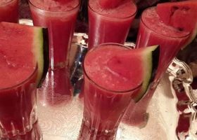 طريقة عمل كوب ماء بطيخ بالفلفل الأسود والزعفران