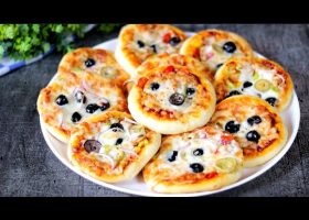 طريقة عمل مينى بيتزا بالتين والعسل الأبيض
