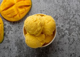 طريقة عمل ايس كريم مانجو بالشطة والليمون