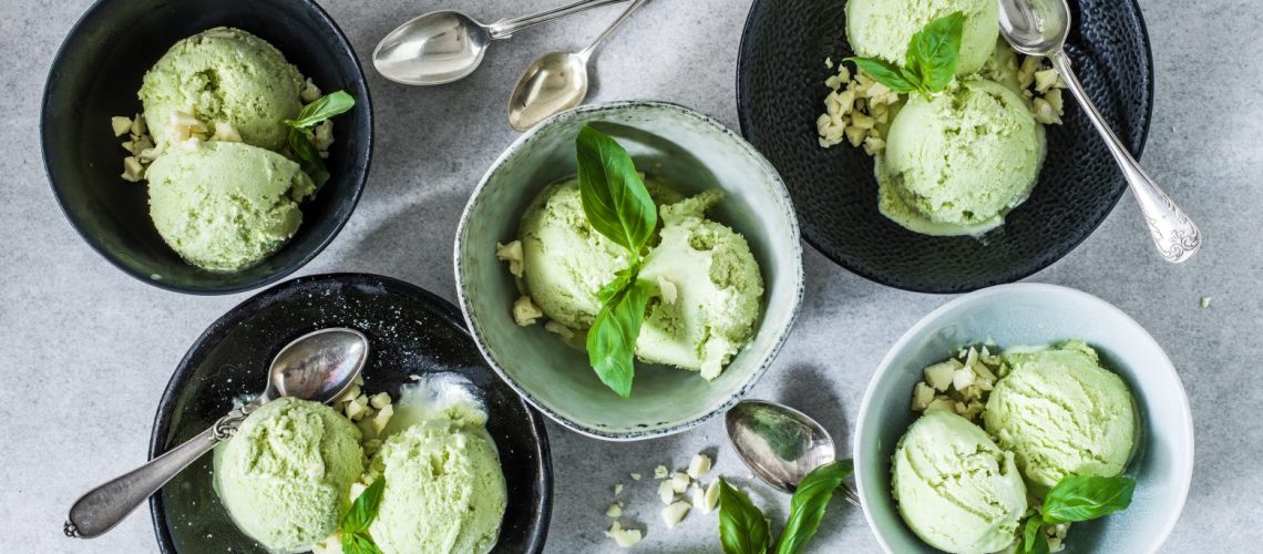 طريقة عمل ايس كريم الخيار والريحان