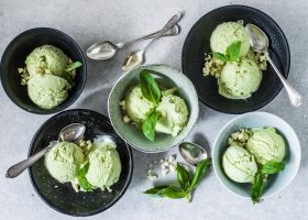 طريقة عمل ايس كريم الخيار والريحان