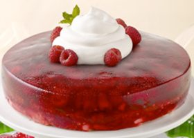 طريقة عمل جيلى شاى اخضر بالفراولة والريحان البنفسجى