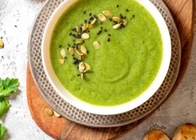 طريقة عمل الشوربة الخضراء