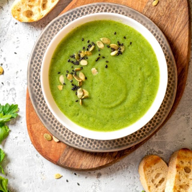 طريقة عمل الشوربة الخضراء