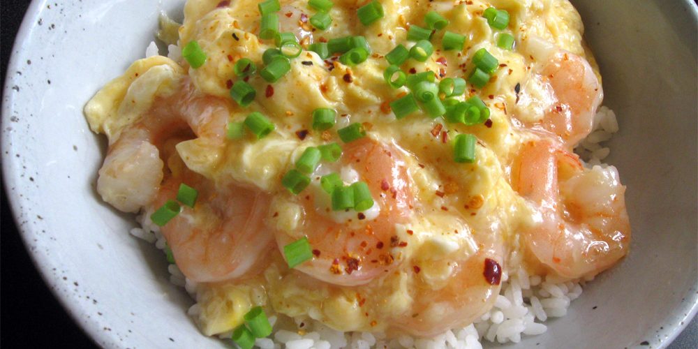 طريقة عمل أرز السوشى بالجمبرى وصوص الافوكادو