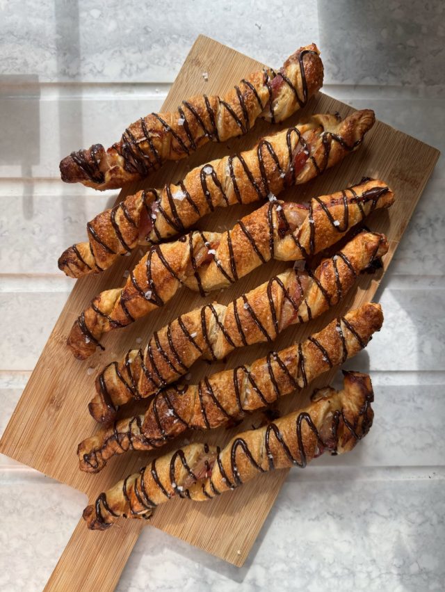 طريقة عمل كريب الكاكاو المحشى بزيتون اسود وكريمة الفستق