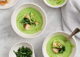 طريقة عمل شوربة كيوى مشوى بالريحان الأبيض وزيت السمسم