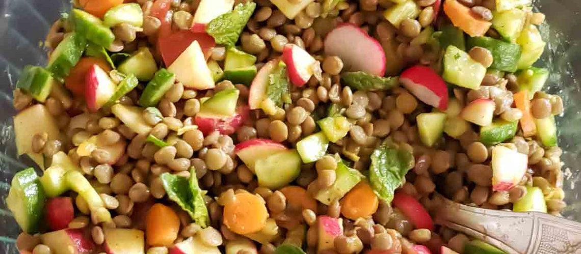 طريقة عمل سلطة عدس باردة بالليمون والنعناع واليوسفي