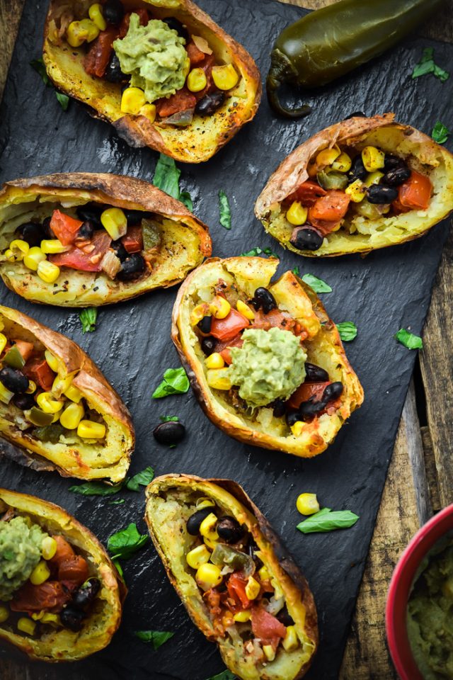 طريقة عمل بطاطا مسلوقة محشية سلطة تونة بالافوكادو