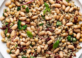 طريقة عمل سلطة فاصوليا بيضاء بالموز والليمون المشوى