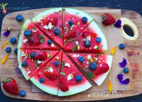 طريقة عمل بيتزا البطيخ بالجبنة الفيتا والزيتون