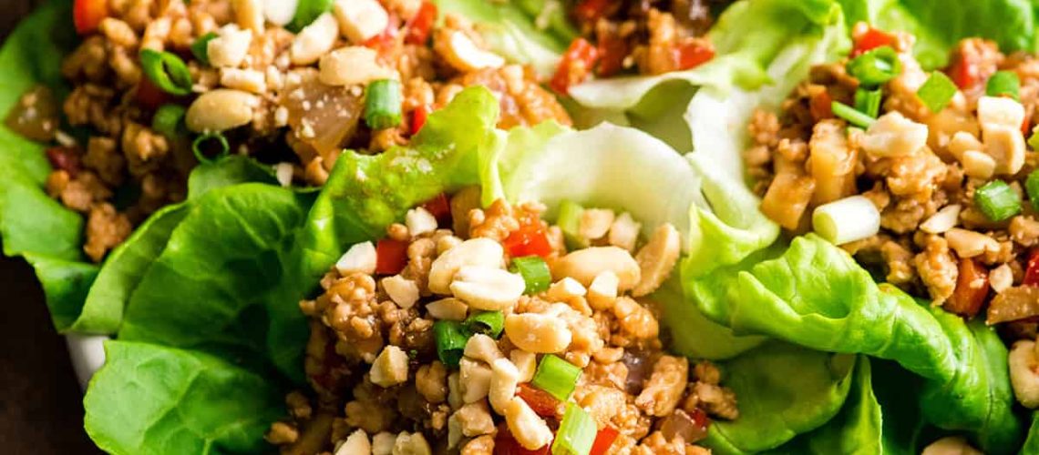 طريقة عمل لفائف خس بالأناناس وجوز الهند وصوص صويا بالعسل الاسود