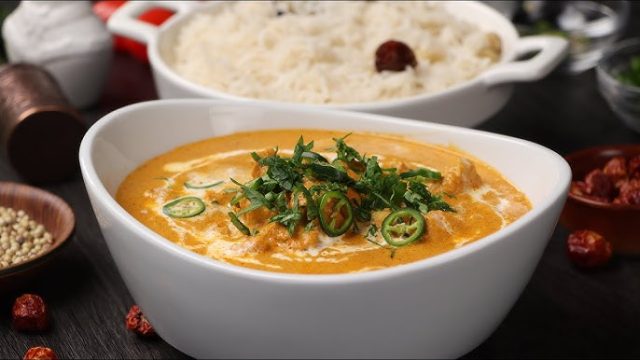 طريقة عمل شوربة اناناس مشوى بالكارى وحليب اللوز