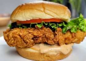 طريقة عمل ساندوتش مقلقل دجاج