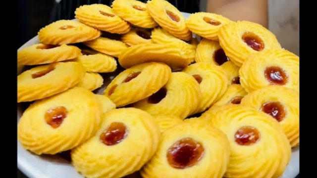 طريقة عمل بسكويت محشو بمربى الحمضيات