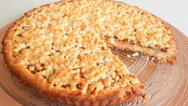 طريقة عمل المبروشة بالتفاح والقرفة