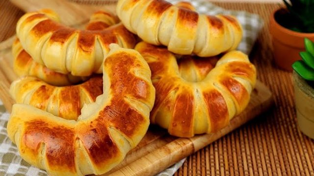 طريقة عمل فطيرة حلزونية بالجبنة