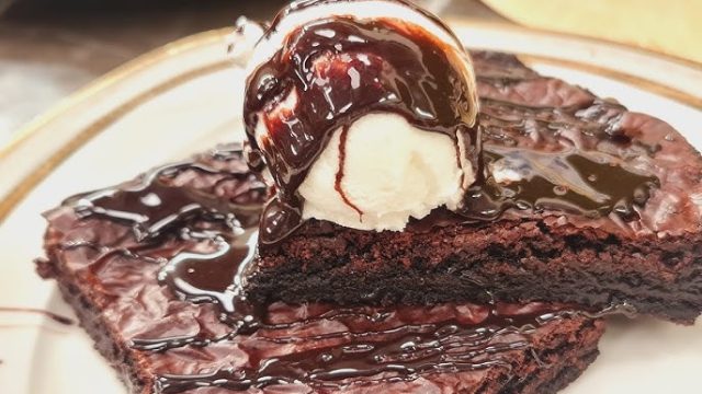 طريقة عمل براونيز بالشوكولاتة الذائبة