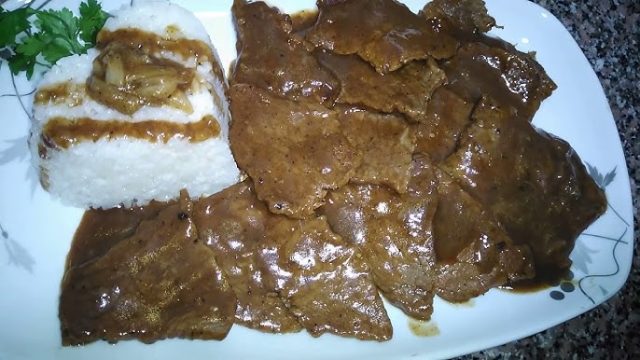 طريقة عمل لحمة بالصوص البني مع الأرز الأبيض