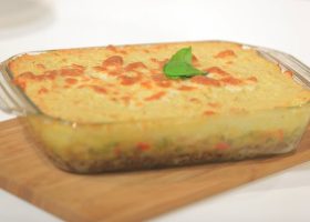 طريقة عمل صينية بطاطس مهروسة بالخضار في الفرن للرجيم