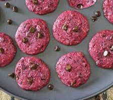 طريقة عمل كوكيز البنجر بالشوكولاته الداكنة والهيل