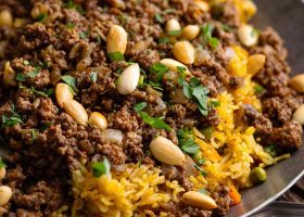 طريقة عمل الأوزي باللحم المفروم والبازيلاء