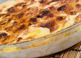 طريقة عمل طاجن بطاطا بالقرفة والجبنة الريكوتا