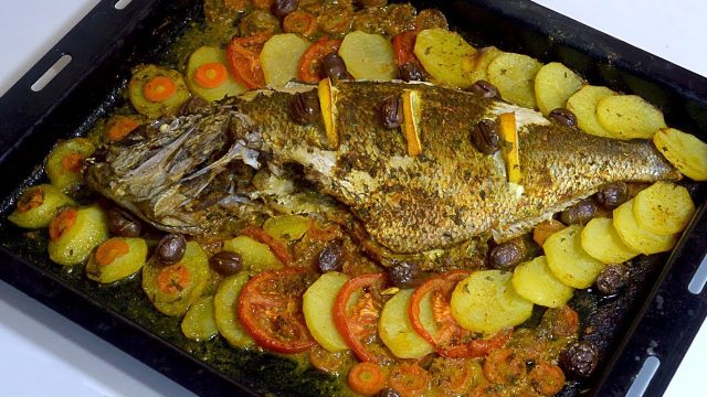 طريقة عمل سمك اللقز مع الهليون الأخضر