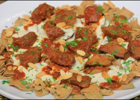 طريقة عمل فتة لحم بالخبز المحمص