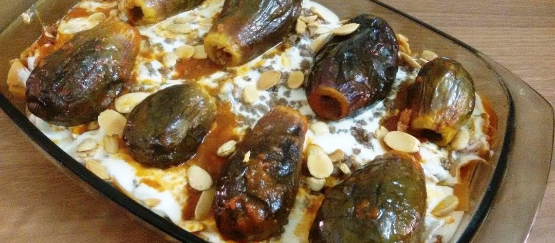 طريقة عمل فتة مكدوس باللحمة