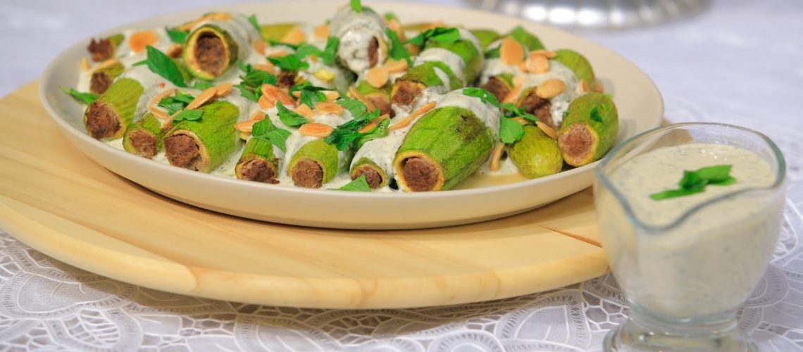 طريقة عمل اصابع الكوسة المقرمشة مع صوص الزبادى الحار