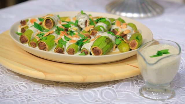 طريقة عمل اصابع الكوسة المقرمشة مع صوص الزبادى الحار