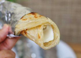 طريقة عمل جباتي بالجبن