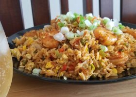 طريقة عمل صينية ارز بالبنجر والكمون وقطع الجزر المشوي