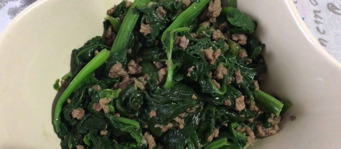 طريقة عمل السبانخ باللحمة المفرومة