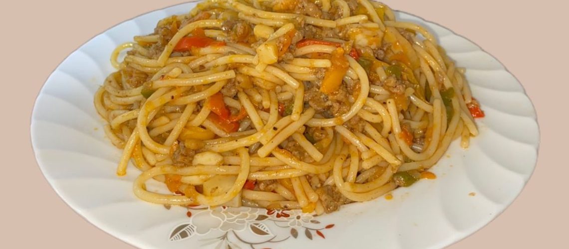 طريقة عمل مكرونة بصوص الجوز والعنب الاسود