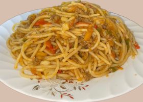 طريقة عمل مكرونة بصوص الجوز والعنب الاسود