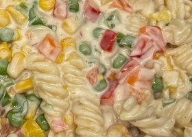 طريقة عمل مكرونة باردة بصوص الزبادى والليمون مع الخضار المشوى