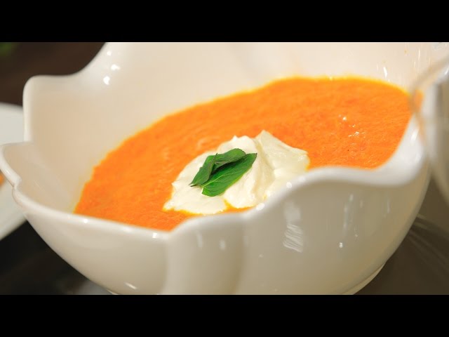 طريقة عمل شوربة جزر بالبرتقال والزنجبيل المحمص