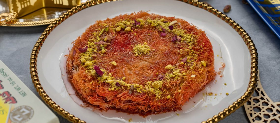 طريقة عمل كنافة خريفية بالتمر وصوص القهوه