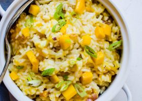 طريقة عمل أرز بارد بالمانجو والكزبرة والفلفل الحار