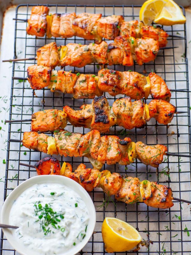 طريقة عمل كباب السلمون بالليمون الأخضر والريحان