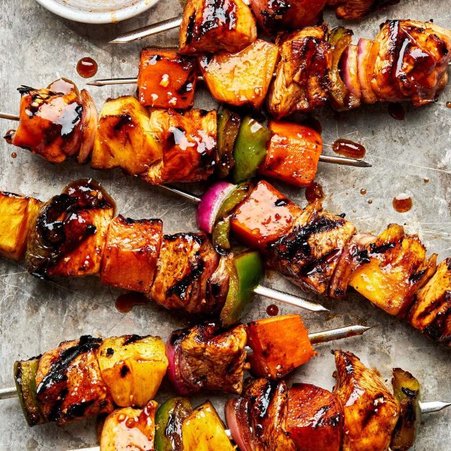 طريقة عمل كباب الدجاج بالاناناس المشوى وصوص جوز الهند