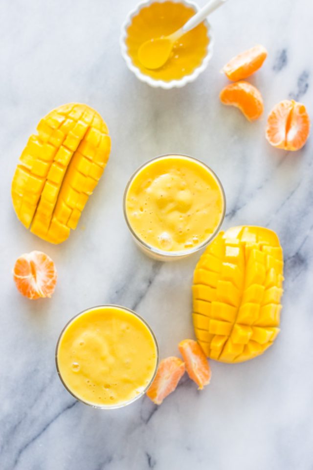 طريقة عمل سموثي المانجو بعصير البرتقال